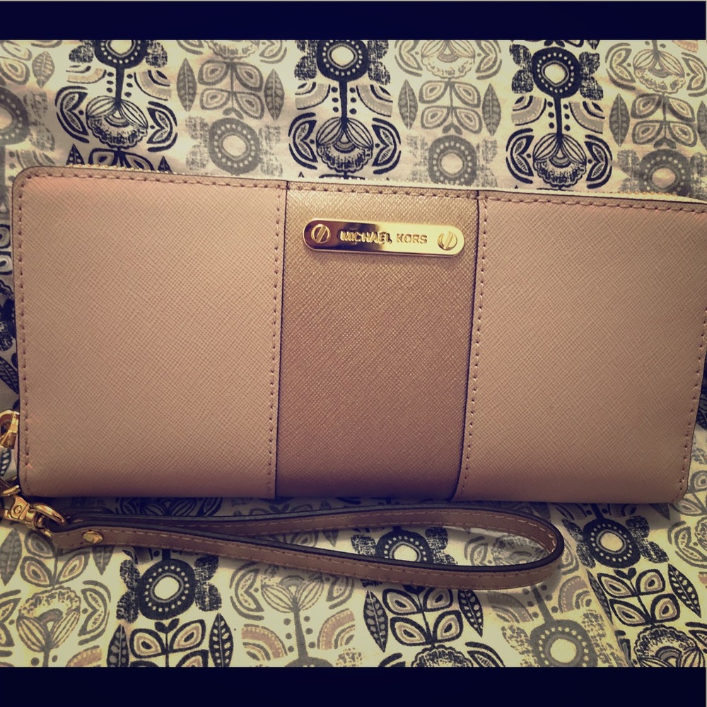 Michael Kors wallet